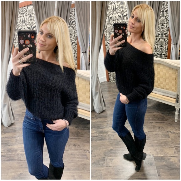 ✨LAST ONE✨Black Super Soft Fuzzy Slouchy Sweater - Picture 2 of 2